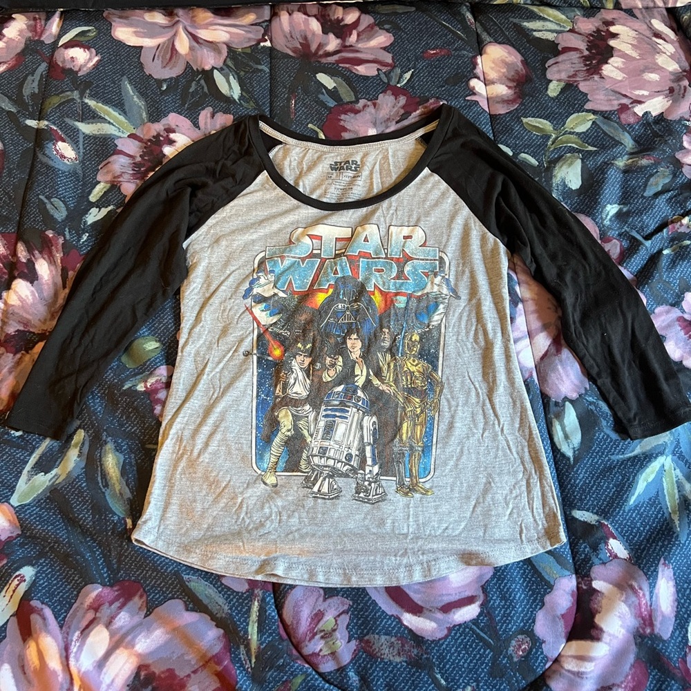 FifthSun medium Star Wars baseball style tee. Hardly worn, like new